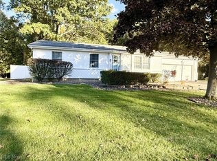 408 S Colonial Dr, Cortland, OH