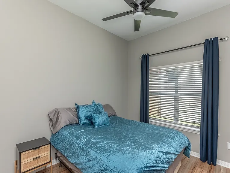 1301 E Cross St — Photo 13