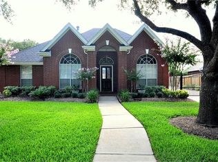 5018 Rebel Ridge Dr, Sugar Land, TX 77478