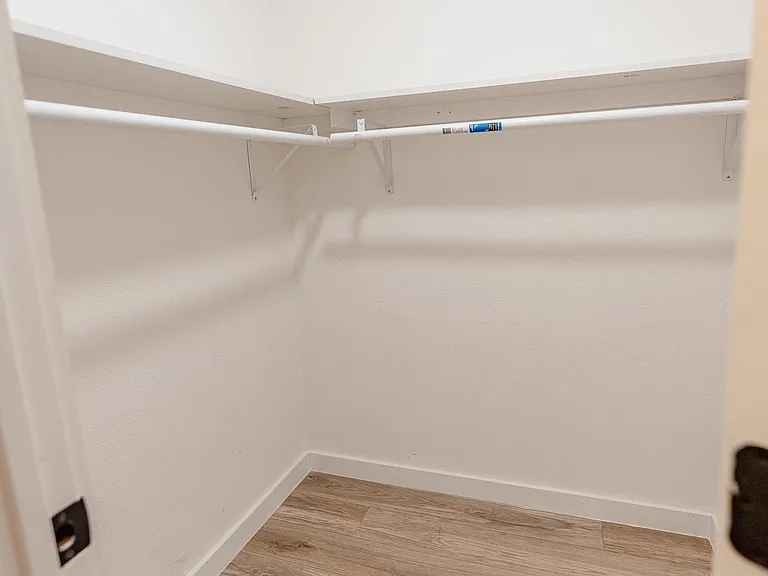 2027 Lucerne Cir — Photo 22