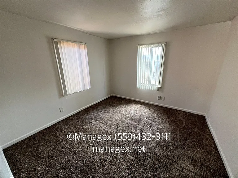 1428 E Brown Ave — Photo 8