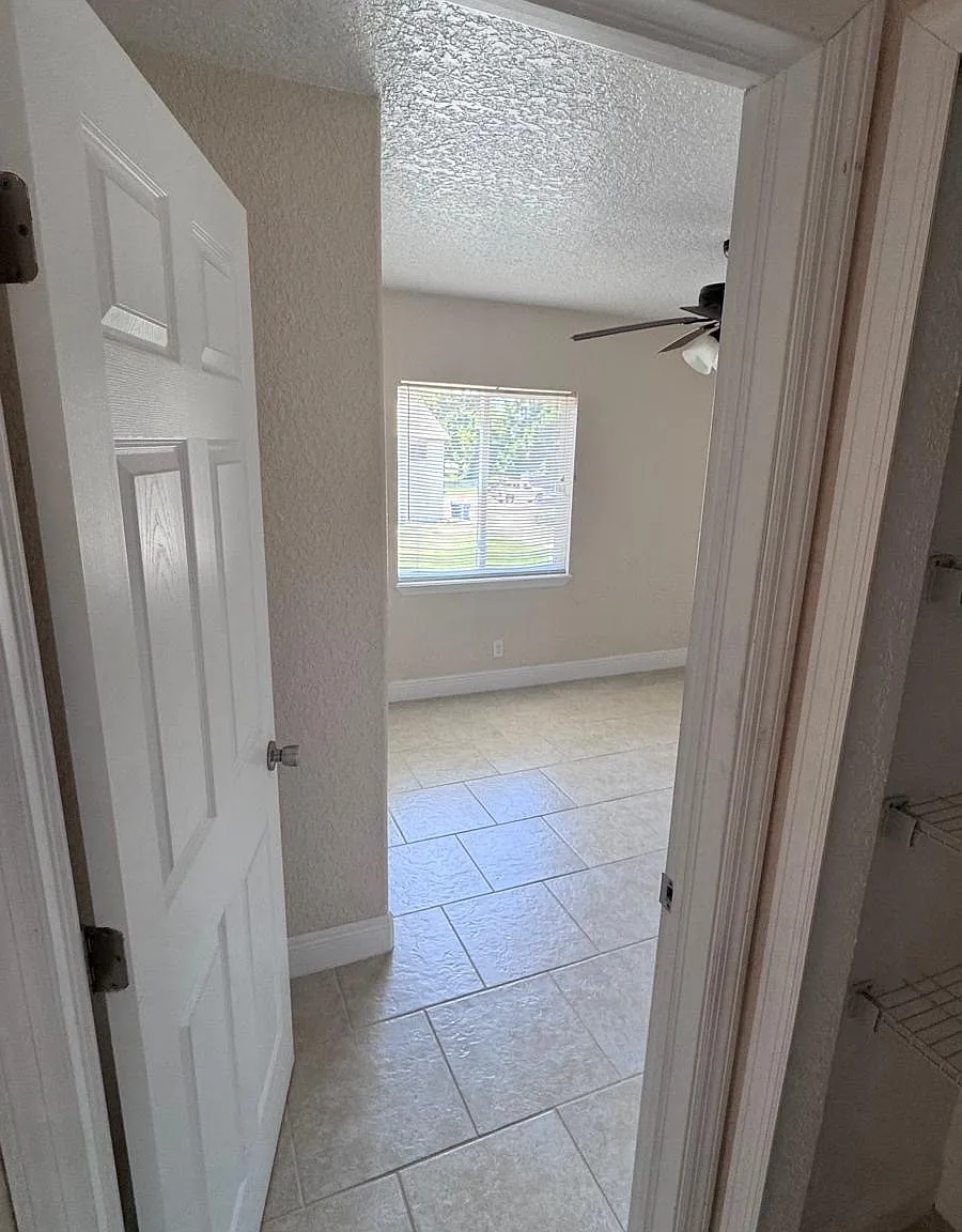 2 bed, $1,600 — Photo 3