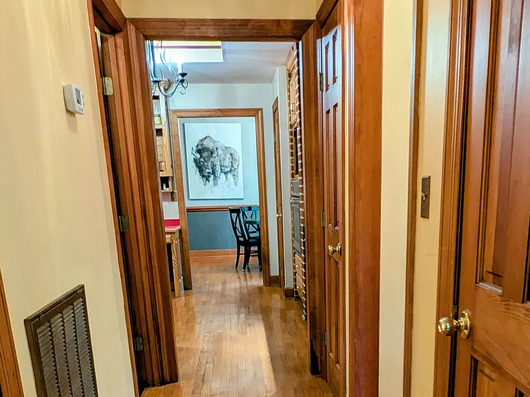 104 Southampton Dr — Photo 6
