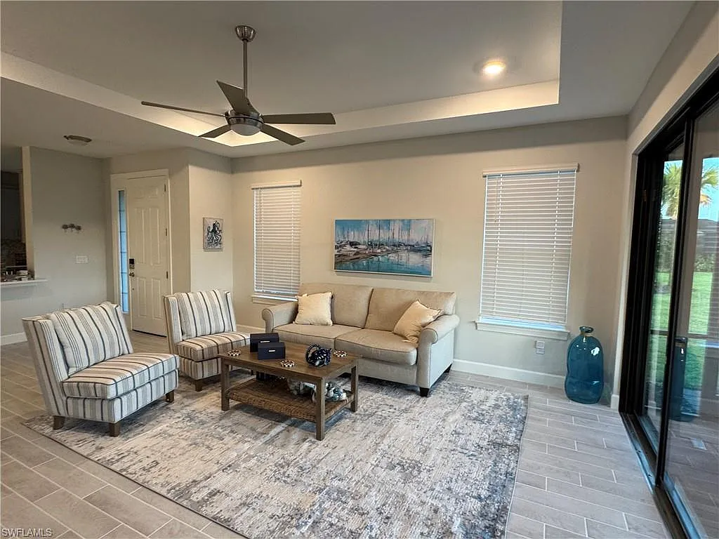 3 bed, 2.0 bath, 1905 sqft, $3,750 — Photo 3