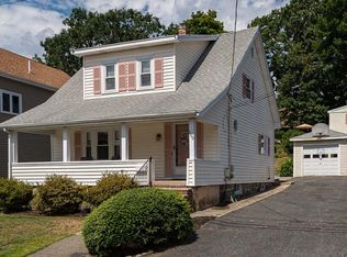 100 Arborway Dr, Braintree, MA 02184