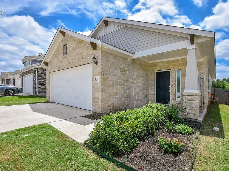 121 Bent Creek Ln — Photo 1