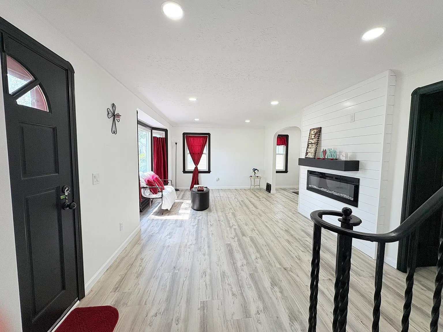 3 bed, 1274 sqft, $2,100 — Photo 4
