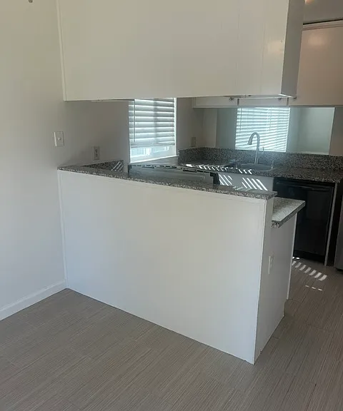 2011 Yale St #3 — Photo 9