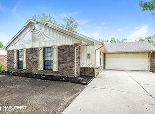 208 London Ln, Glenn Heights, TX 75154