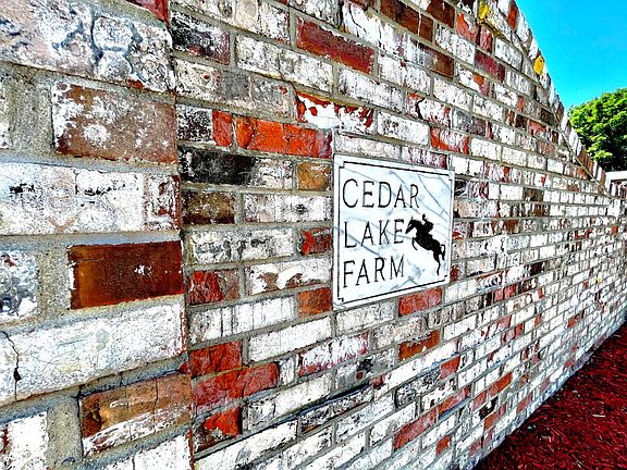 4th image of 591 E 400 S