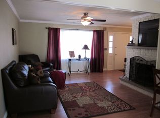 12 Maple Dr, Dorsey, IL 62021