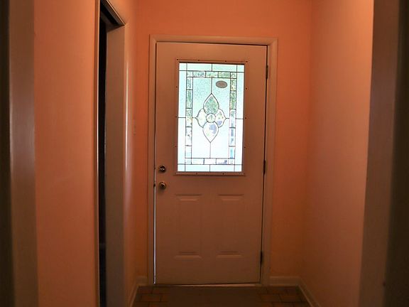 4th image of 1700 E 14th St