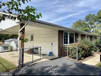2nd image of 523 Edwards Dr