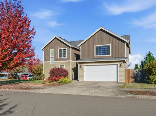 1019 Basil St, Silverton, OR 97381