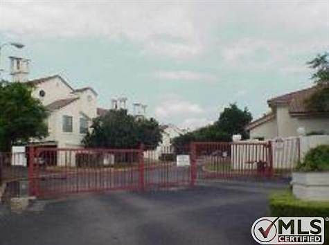 2nd image of 2255 Thousand Oaks Dr APT 206