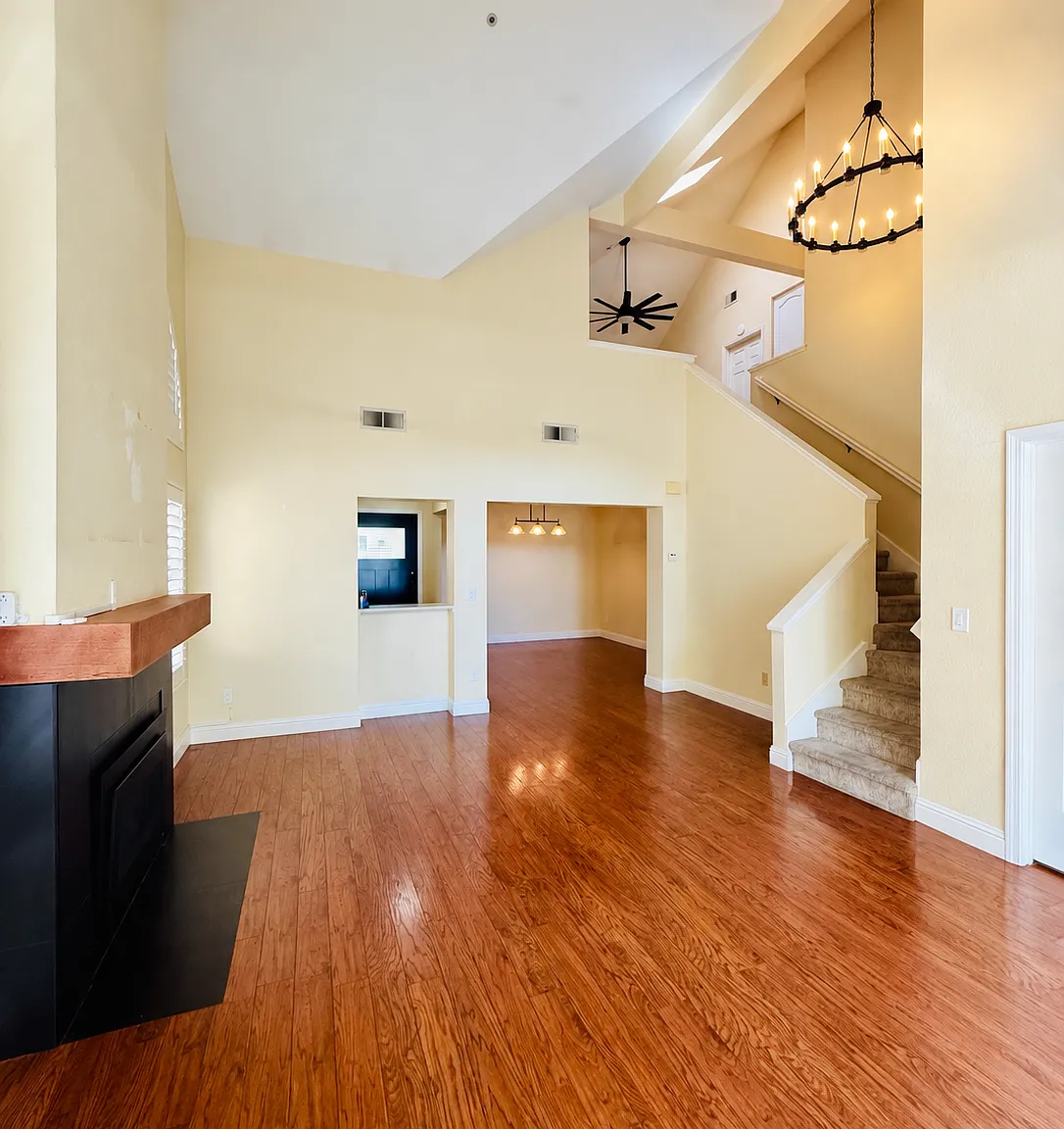 3 bed, 2.5 bath, 1734 sqft, $4,000 — Photo 3