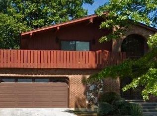 19W072 Avenue Chateaux N, Oak Brook, IL 60523