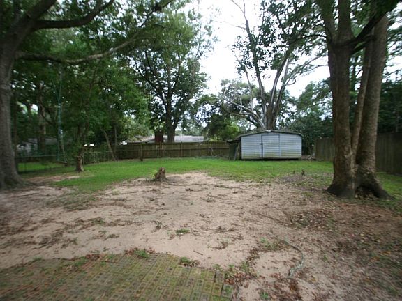 4th image of 716 Merritt Dr