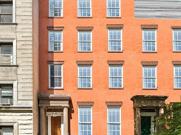 26 Washington Sq N, New York, NY 10011