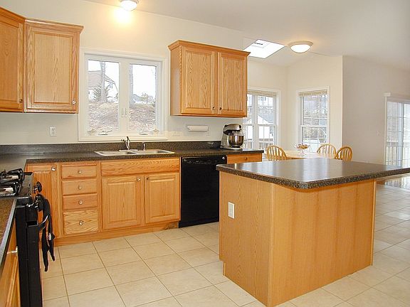 Expansive Kitchen