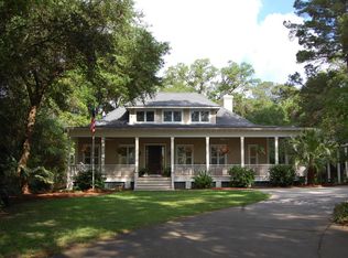 26 Dolphin Point Dr, Beaufort, SC 29907