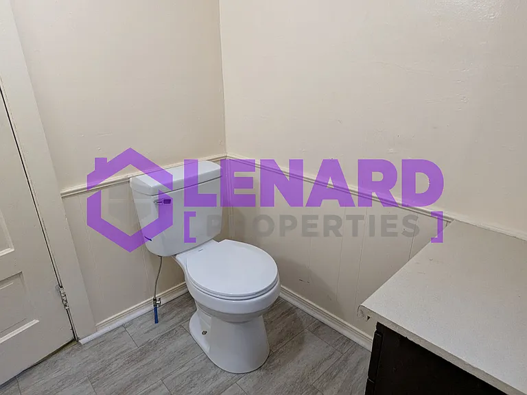 2123 N Taylor Ave — Photo 9