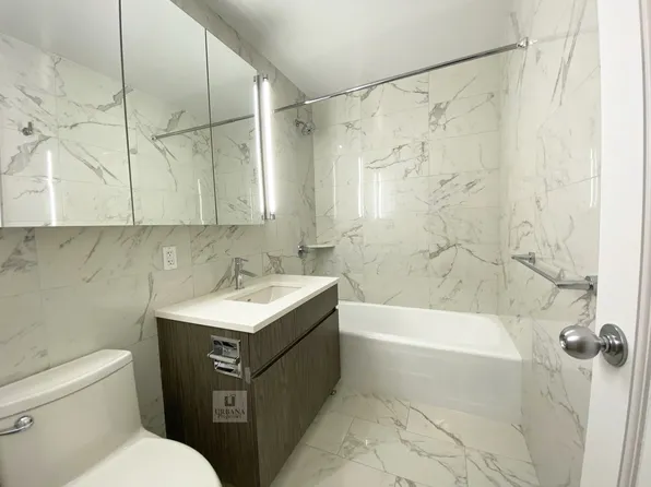 200 Central Park South image 6 of 9