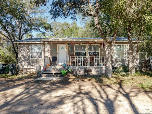 727 E PIPE CREEK DR, Pipe Creek, TX 78063