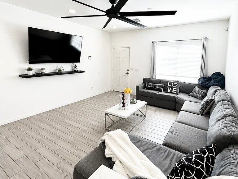 9432 W Odeum Ln — Photo 6