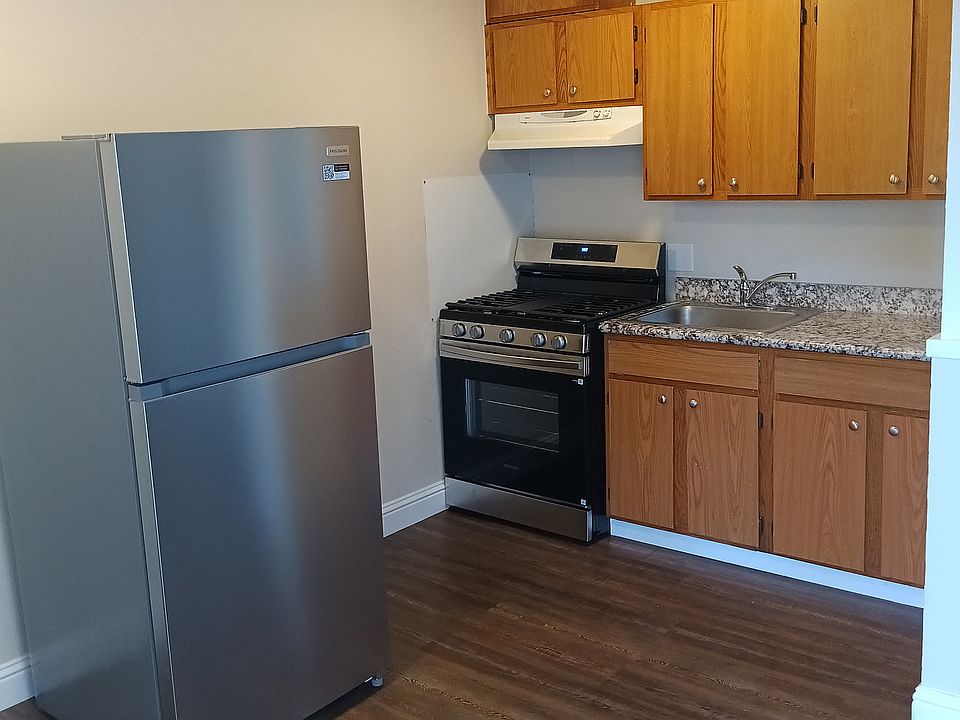 1st image of 428 Elliot St #20