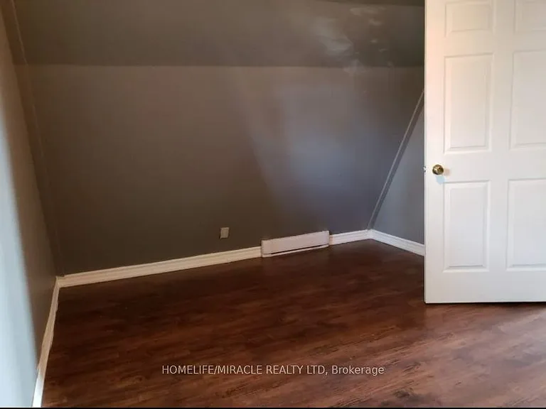 598 Front St — Photo 11