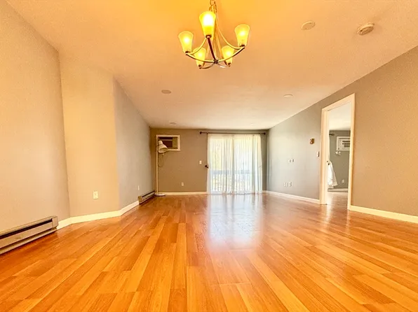 11 Gibbs St Unit B27, Worcester, MA 01607