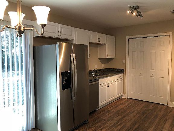 4th image of 45 Jonquil Ave