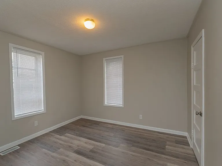 102 Curry St — Photo 24