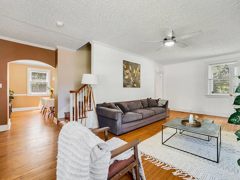 122 Hanover Ave — Photo 5