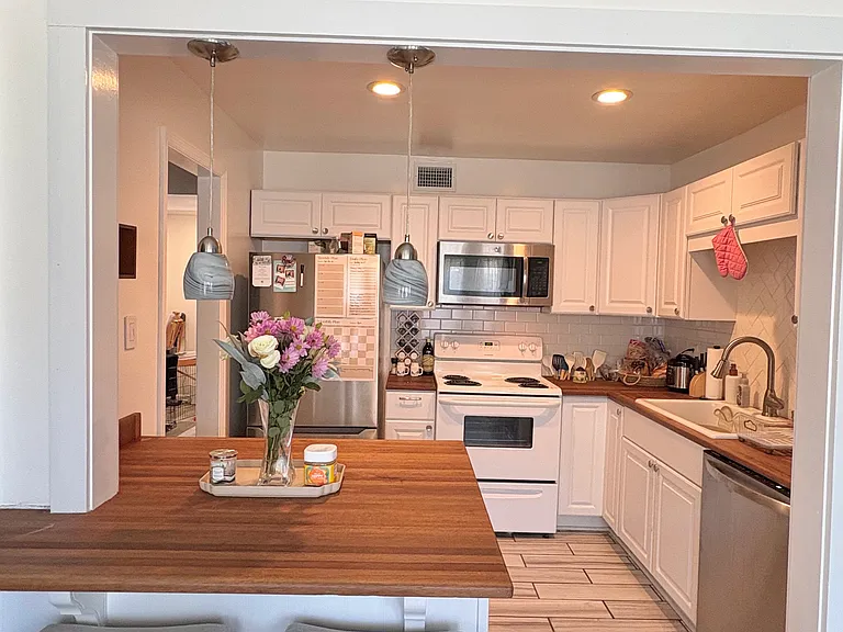 853 Cambridge Dr — Photo 4