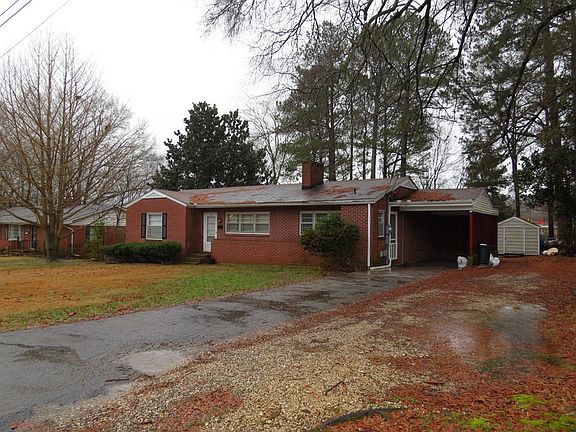 2nd image of 443 Whitehall Cres