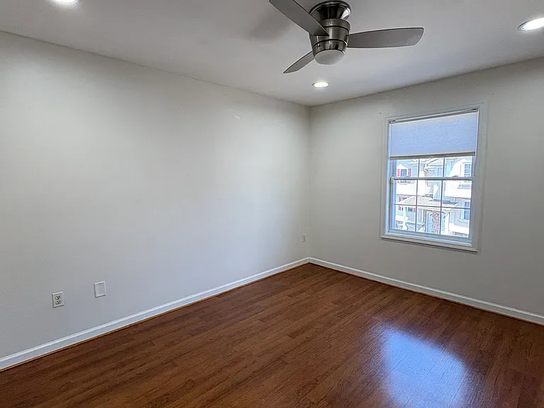 264 Midland Ave #32 — Photo 7