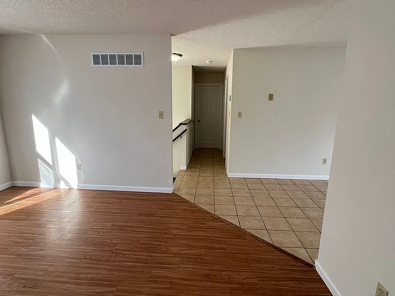 602 Bristol Ct — Photo 10