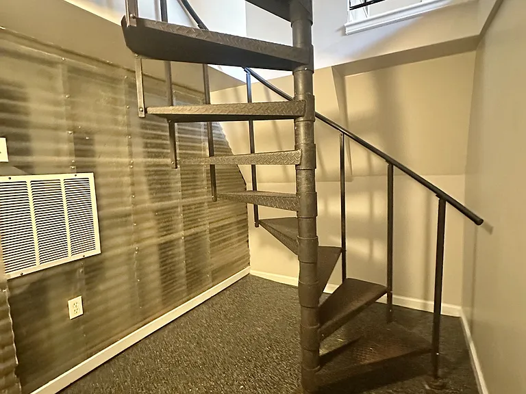 1016 Bingham St — Photo 11