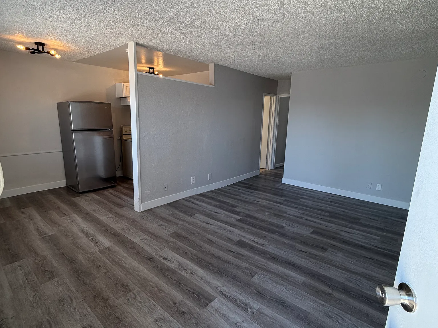 2204 Sunrise Ave — Photo 2