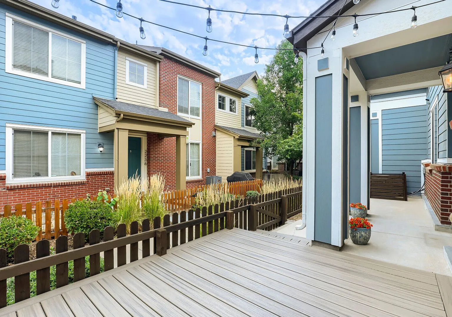 Evolve Real Estate: Charming 3-Bedroom, 3-Bathroom Townhome | 1,376 SQFT | 2-Car Attached Garage — Photo 3