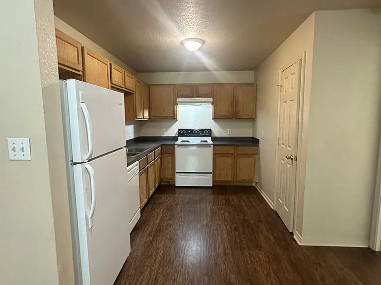 1115 Ozier St — Photo 11