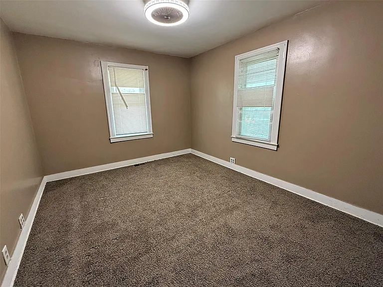 5751 Drexel St — Photo 6