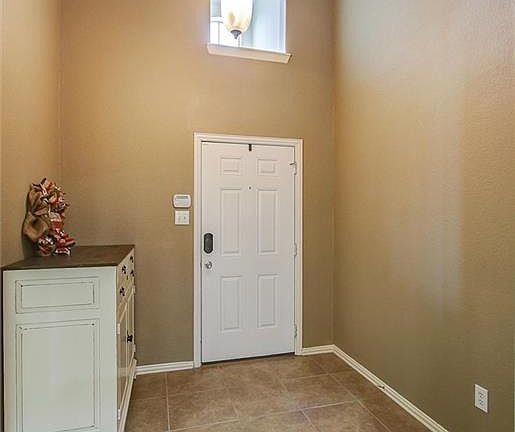 3rd image of 2628 Costa Mesa Dr