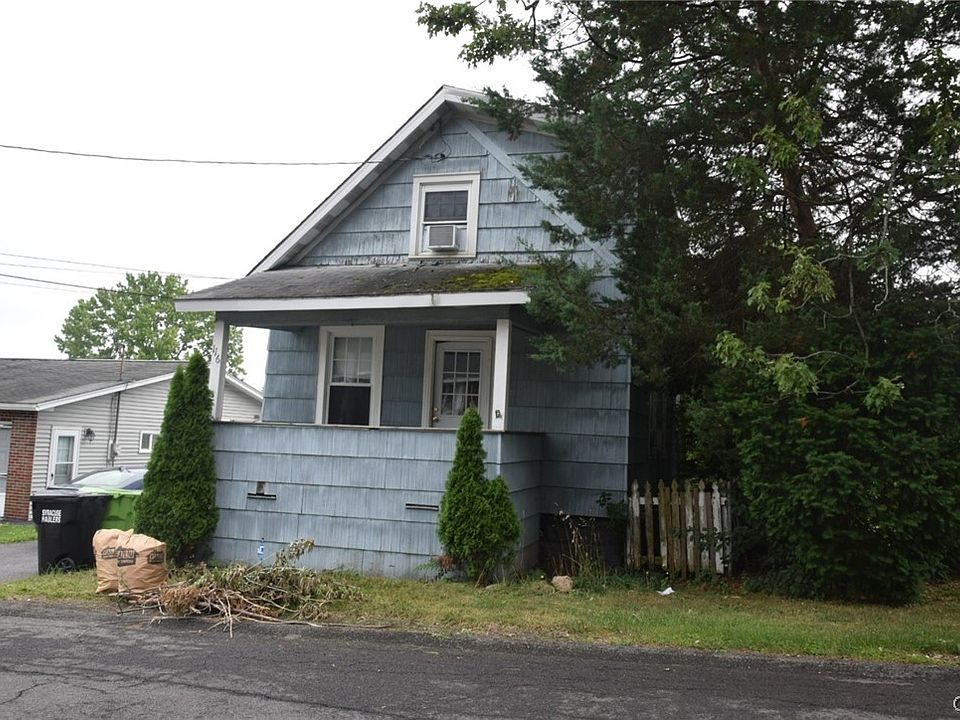 1st image of 116 Gaynor Ave