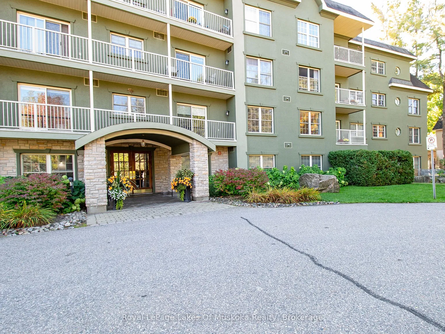 2 bed, $2,100 — Photo 1