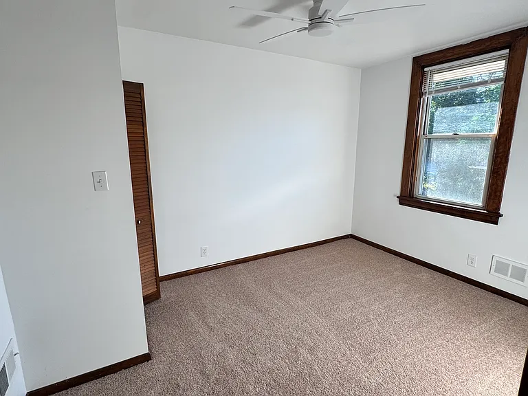 2808 Kenilworth St — Photo 8