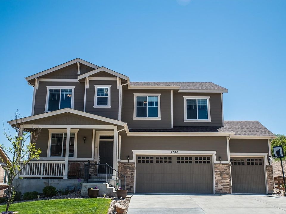 Beautiful 5 bed/4 bath home in Plum Creek!