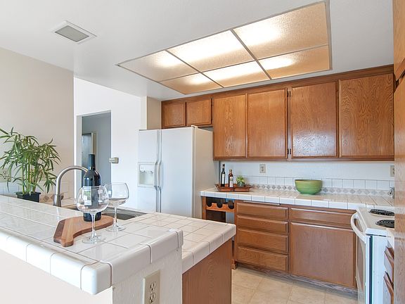 4th image of 7780 Parkway Dr #1402